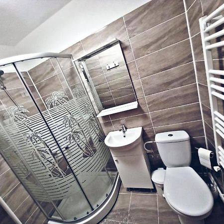 Camere In Regim Hotelier Braşov Exteriör bild