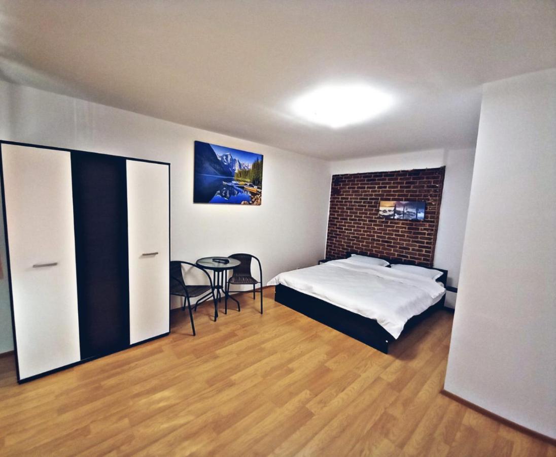Camere In Regim Hotelier Braşov Exteriör bild