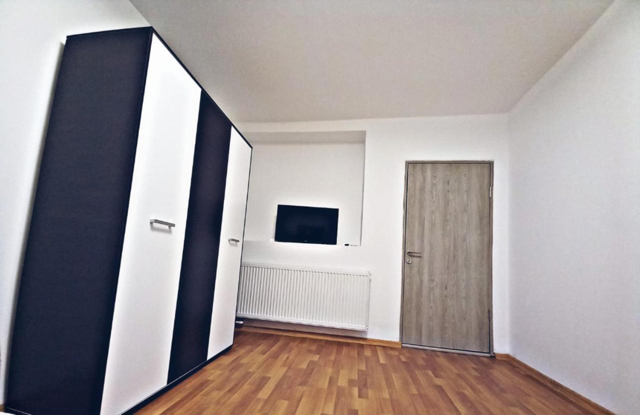 Camere In Regim Hotelier Braşov Exteriör bild