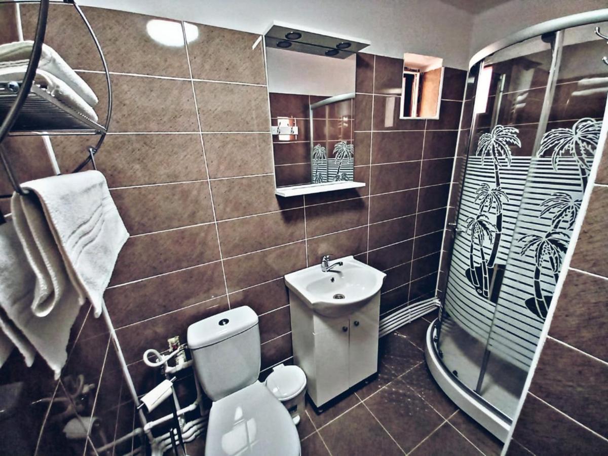 Camere In Regim Hotelier Braşov Exteriör bild
