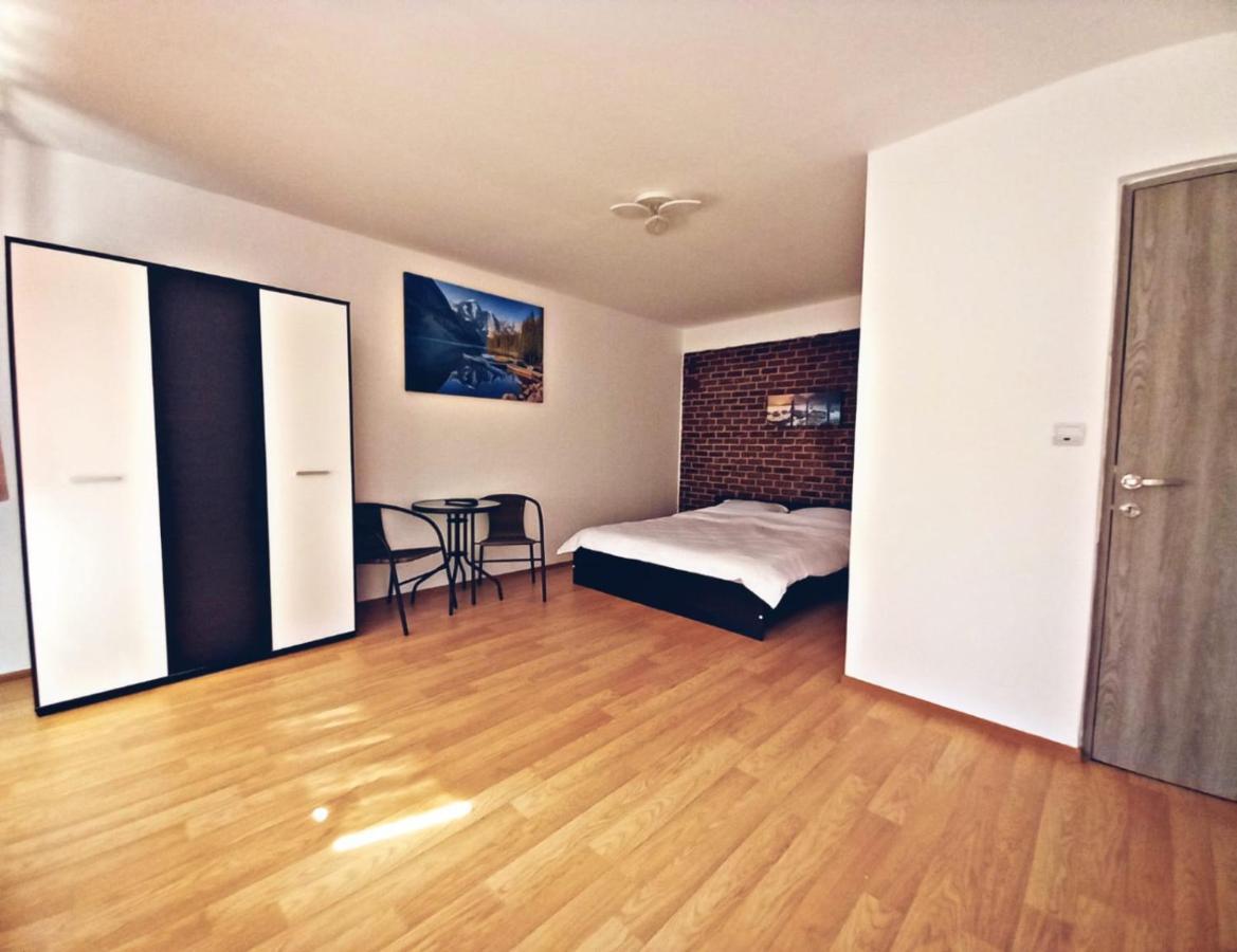 Camere In Regim Hotelier Braşov Exteriör bild