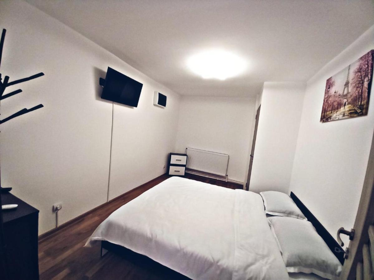 Camere In Regim Hotelier Braşov Exteriör bild